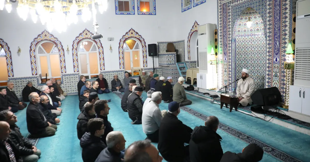 Kurra Hafız Mahmutoğlu Kurşunlu’da Cemaatle Buluştu (1) Gencgazete