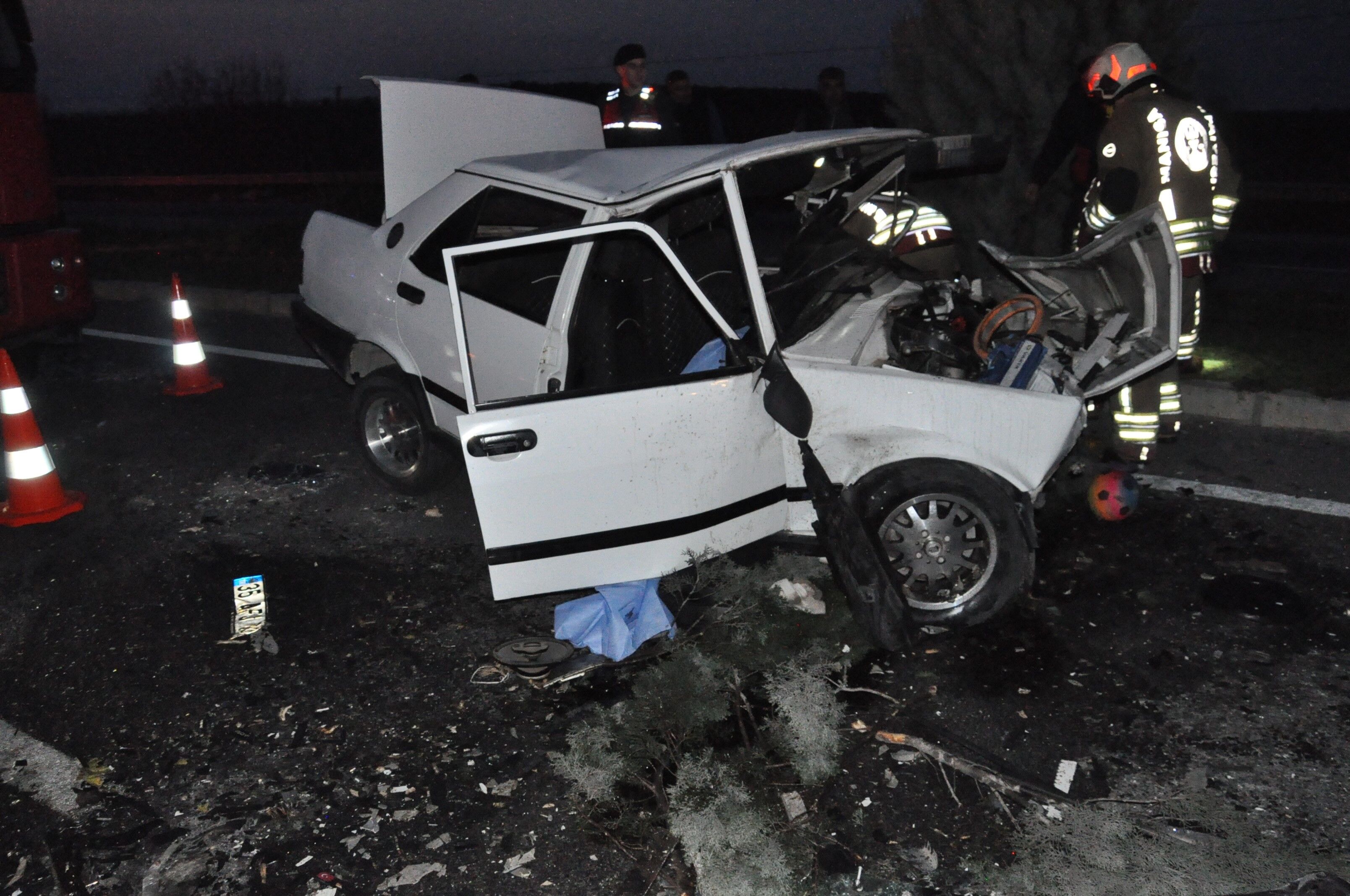 Manisa'da Feci Kaza! 2 Ölü, 5 Yaralı (3)