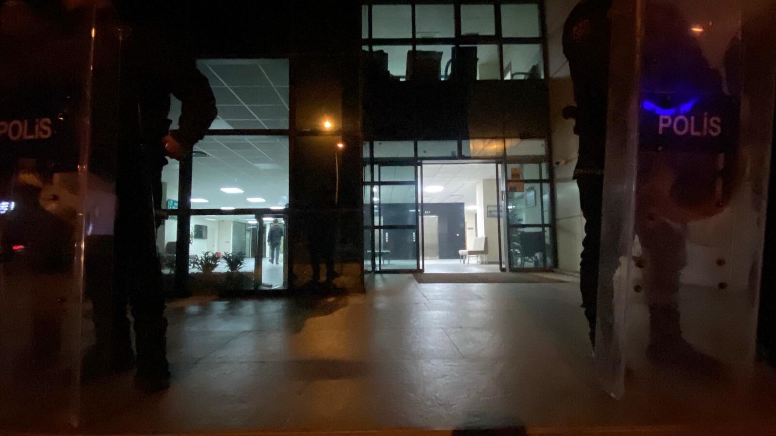 Marmaris Belediyesi'ne Gece Yarısı Polis Baskını (3)