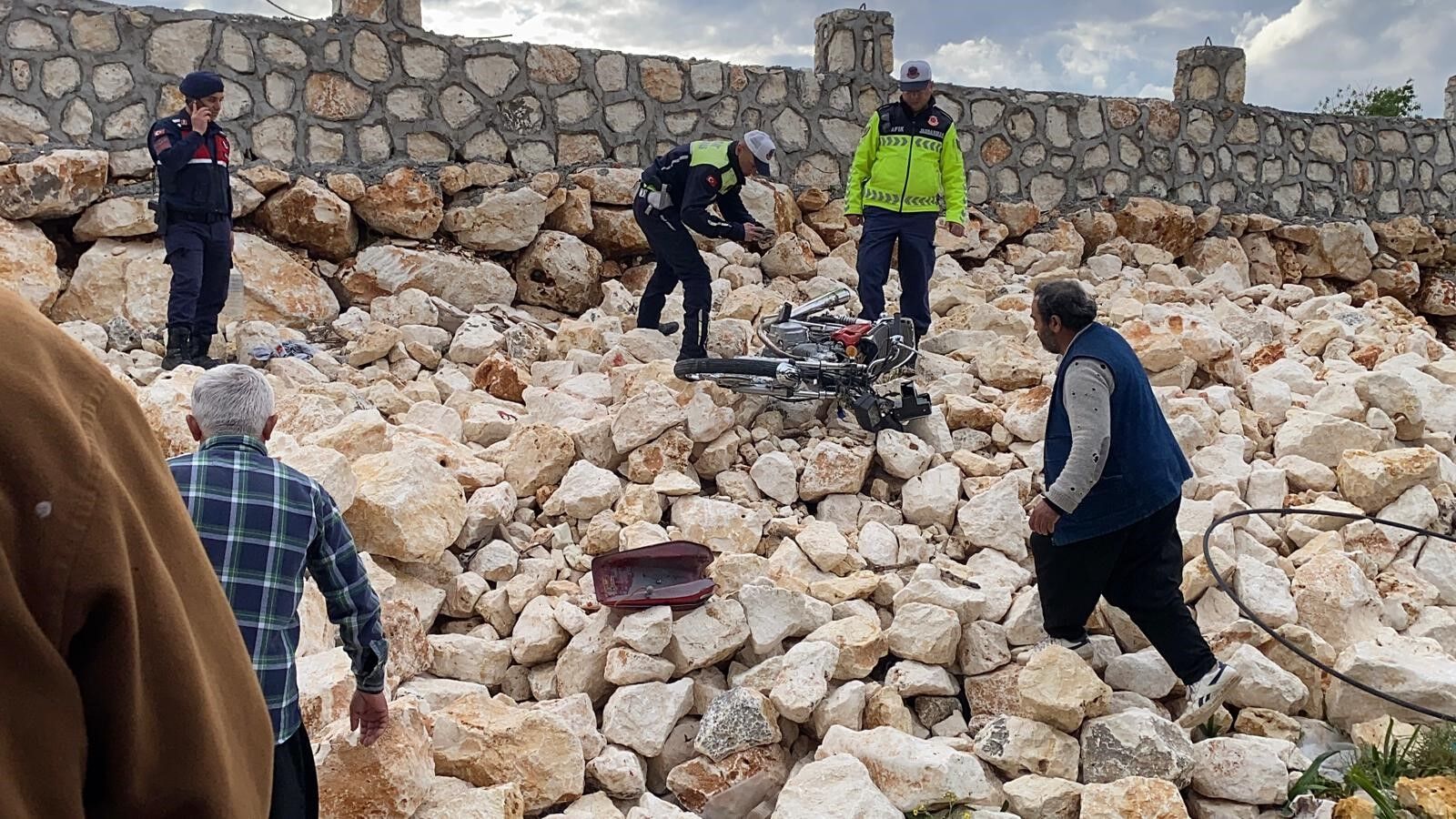 Mersin’de Motosiklet Kazası! 14 Yaşındaki Sürücü Hayatını Kaybetti (1)