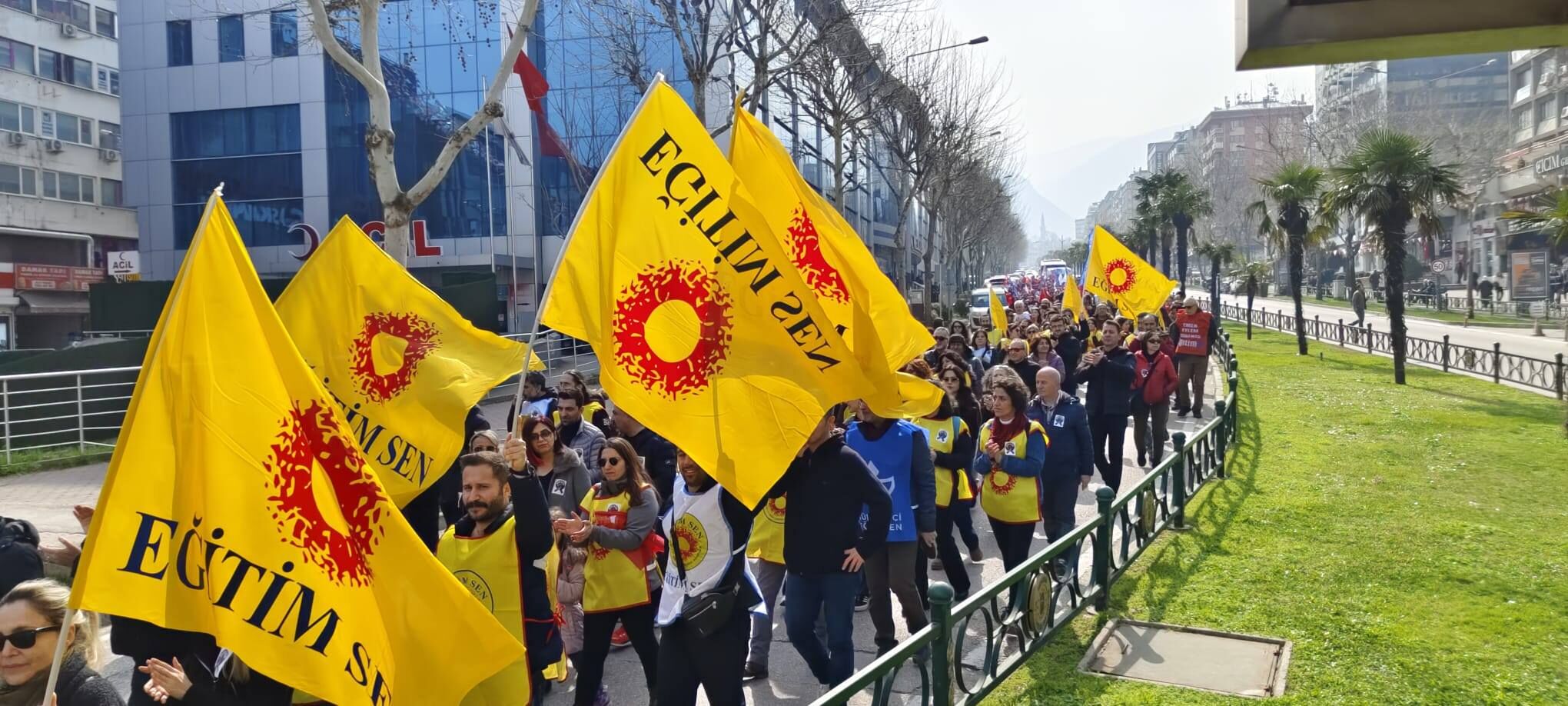 Öğretmenler Bursa’dan Seslendi “Öğretmenine Sahip Çık” Gencgazete (5)