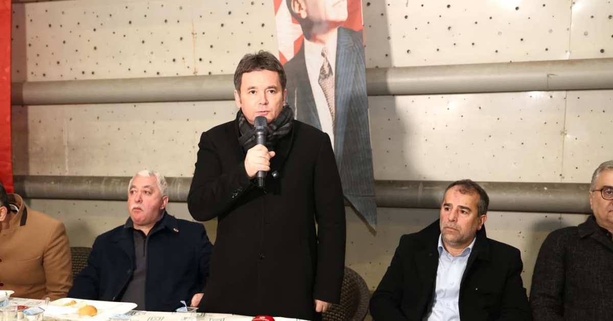 Osmangazi Belediyesi’nin Iftar Sofrasında Yüzlerce Kişi Bir Araya Geldi (3)