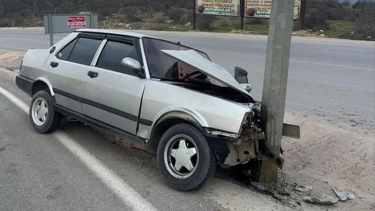 Otomobil Direge Carpti 1 Yarali