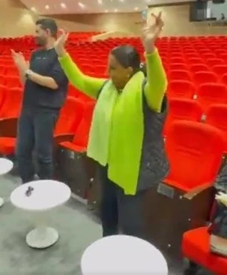 Perran Kutman'a Gırgıriye Usulü Karşılama! (1)