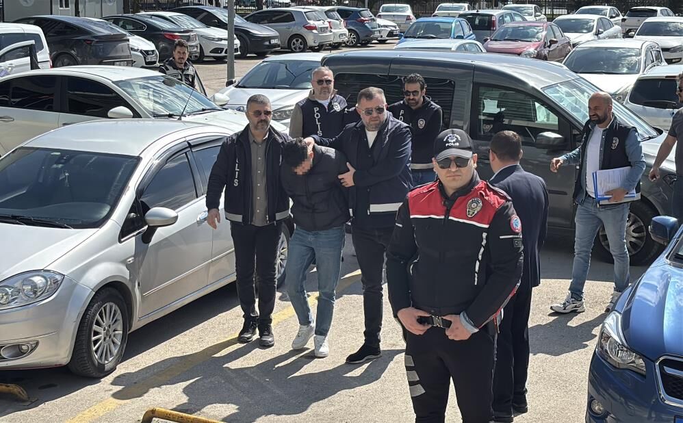 Polis 300 Saat Kamera Izledi! Bursa'da Operasyonla Yakalandı (1)