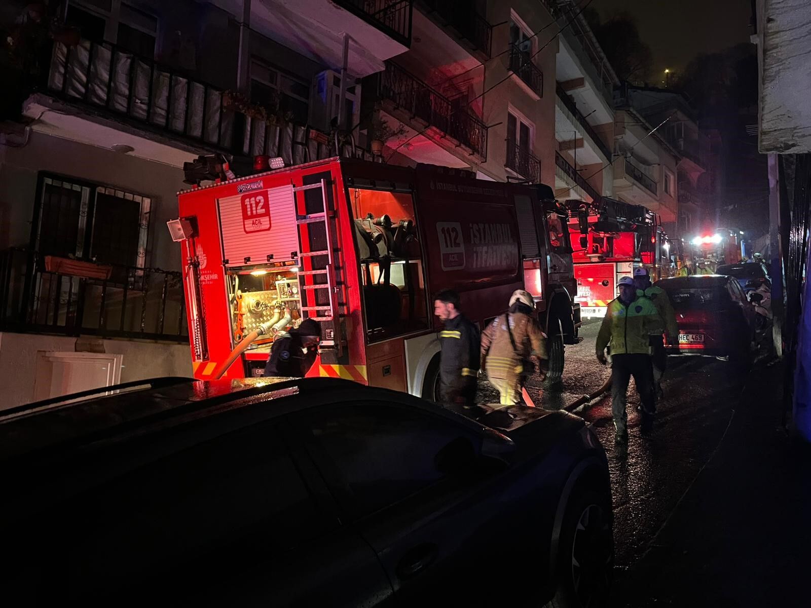 Sarıyer’de Iki Gecekondu Alev Alev Yandı 6 Yaralı (2)