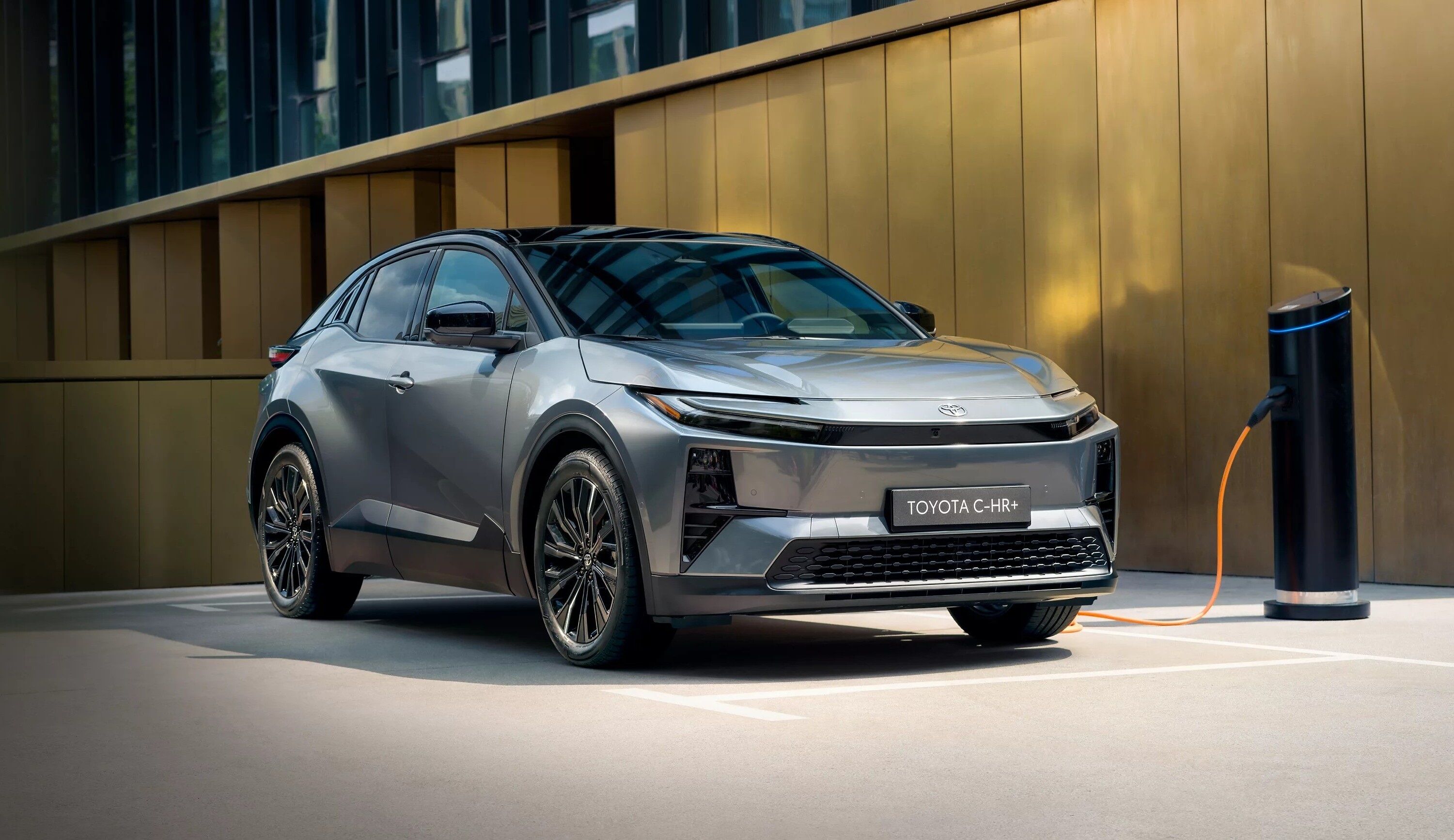 Tamamen Elektrikli Toyota C Hr+ Tanıtıldı! 607 Kilometre Menzil Ve 343 Beygir Güç Dikkat Çekiyor (1)