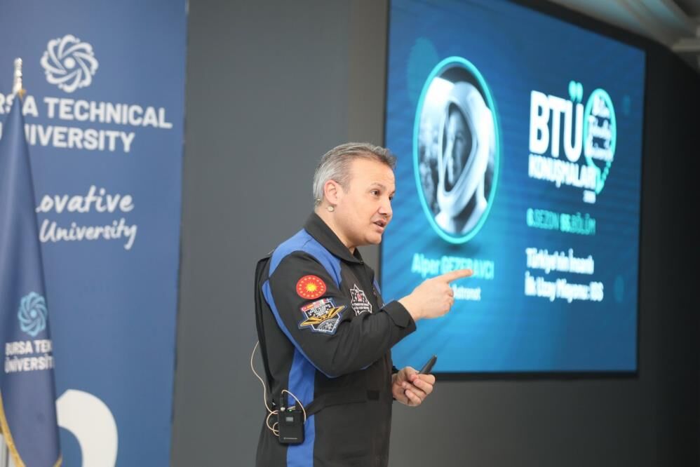 Türkiye'nin Ilk Astronotu Alper Gezeravcı Bursa'da Öğrencileriyle Buluştu! (1)
