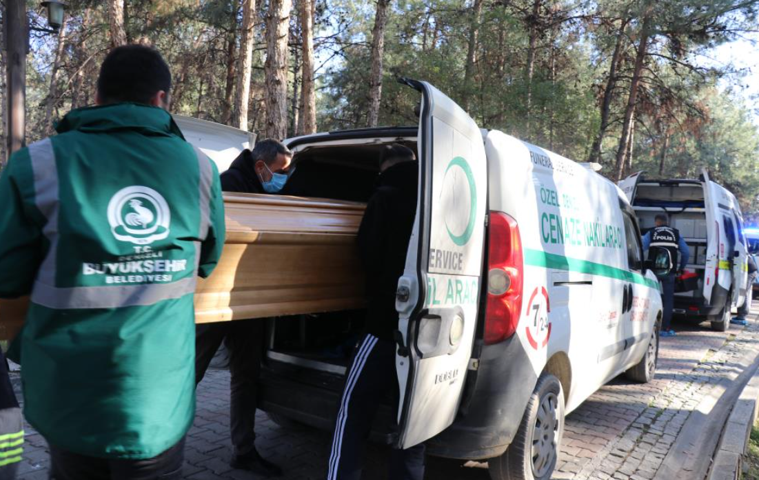 Yaşlı Adam Parkın Lavabosunda Ölü Olarak Bulundu (3)