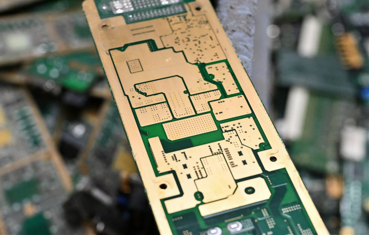 1 Milyon Telefon Tam 35 Kilo Altın Demek! (1)