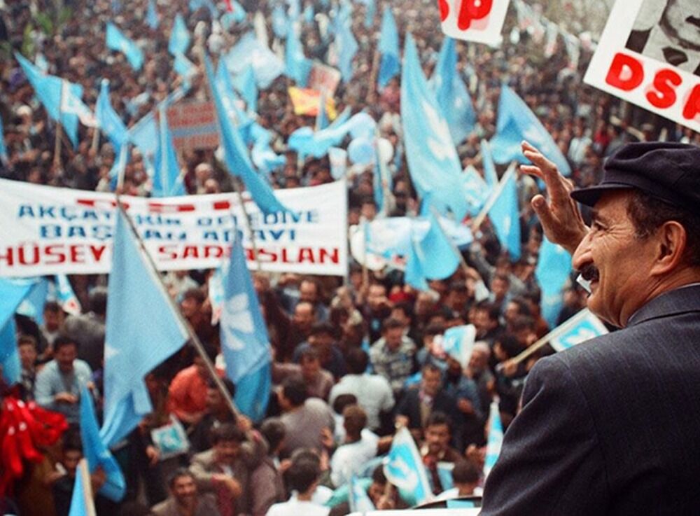 1999’Da Türkiye’de Yapılan Erken Genel Seçimlerde Demokratik Sol Parti (Dsp) Birinci Parti Oldu.