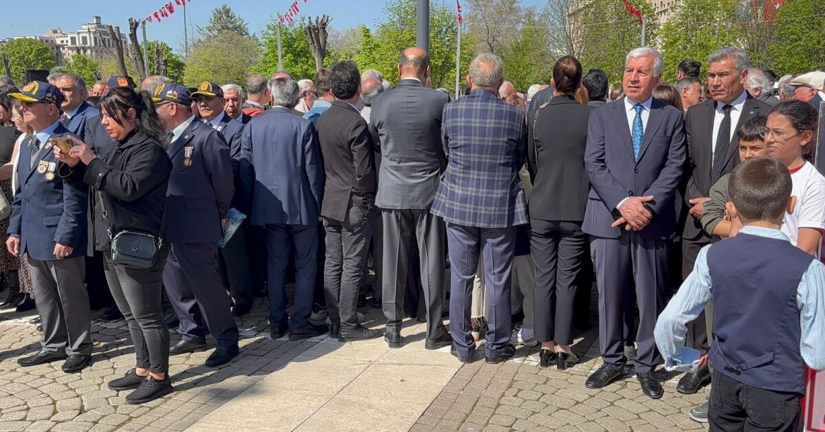 23 Nisan Töreninde Chp’den Mehteran Protestosu (2)