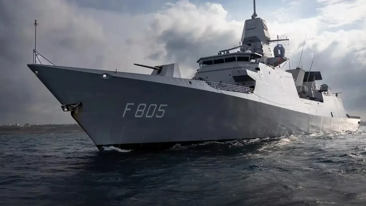 5 Euroluk Cihazla Savaş Gemisi Takip Edildi! Basit Bir Yöntem Askeri Güvenliği Nasıl Açığa Çıkardı?-1