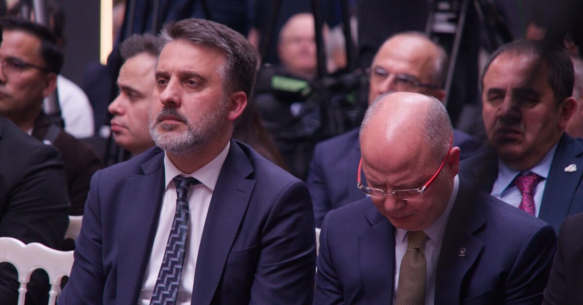 54. İnegöl Mobilya Fuarı'na Birlikte Geldiler, Bir An Olsun Ayrılmadılar! (2)