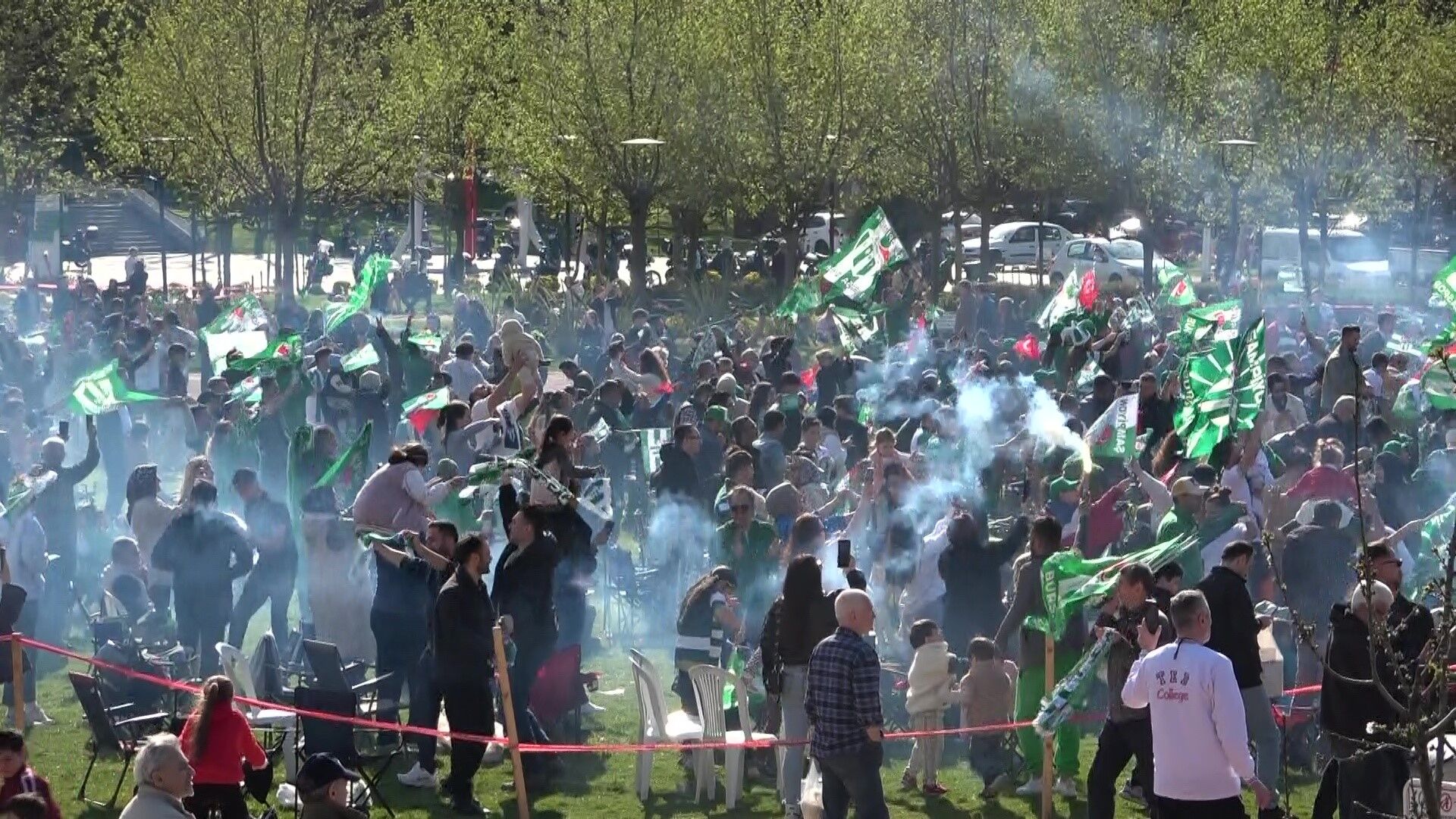 Bursaspor Şampiyonluğu Meydanlarda Kutladı-1