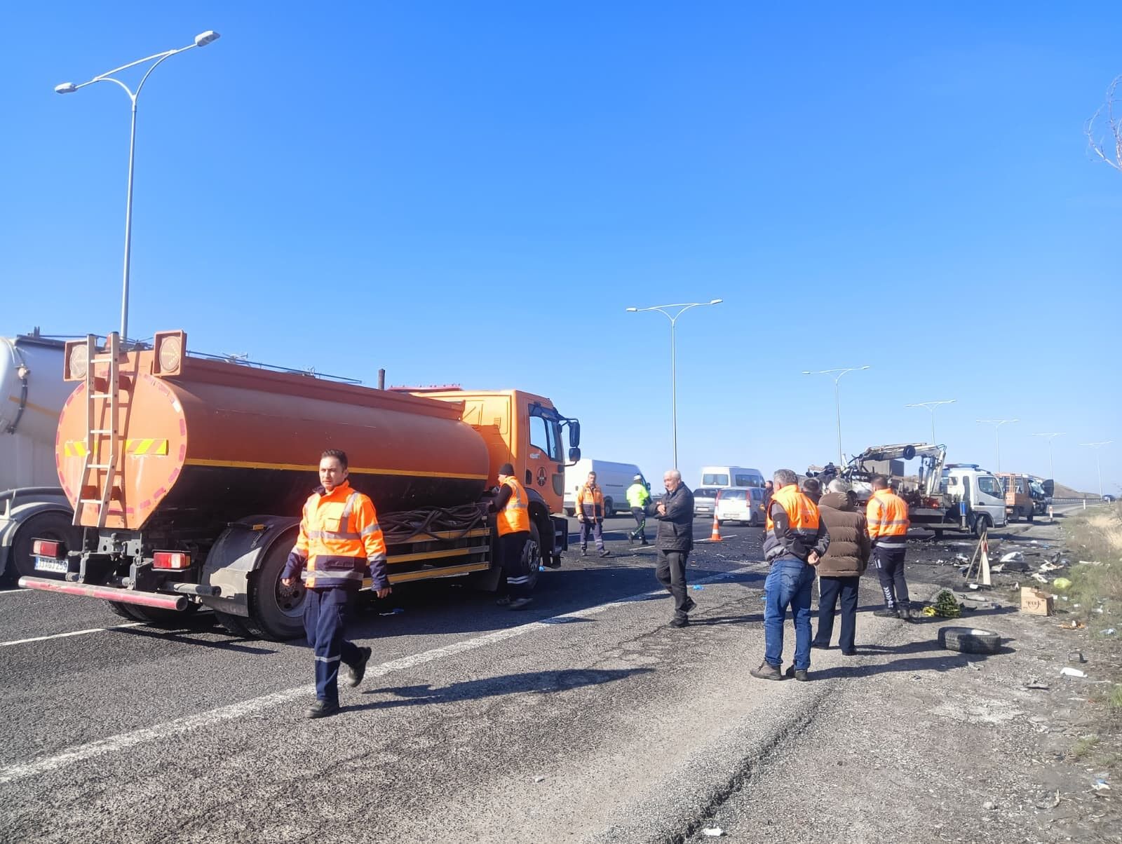 Ankara'da Iki Araç Kafa Kafaya Çarpıştı 5 Ölü (3)
