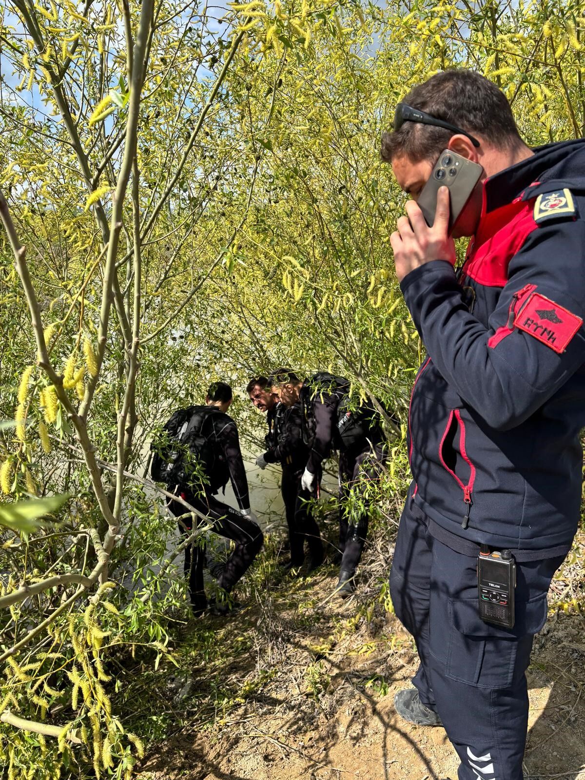 Asi Nehrinde Kimliği Belirsiz Erkek Cesedi Bulundu (3)