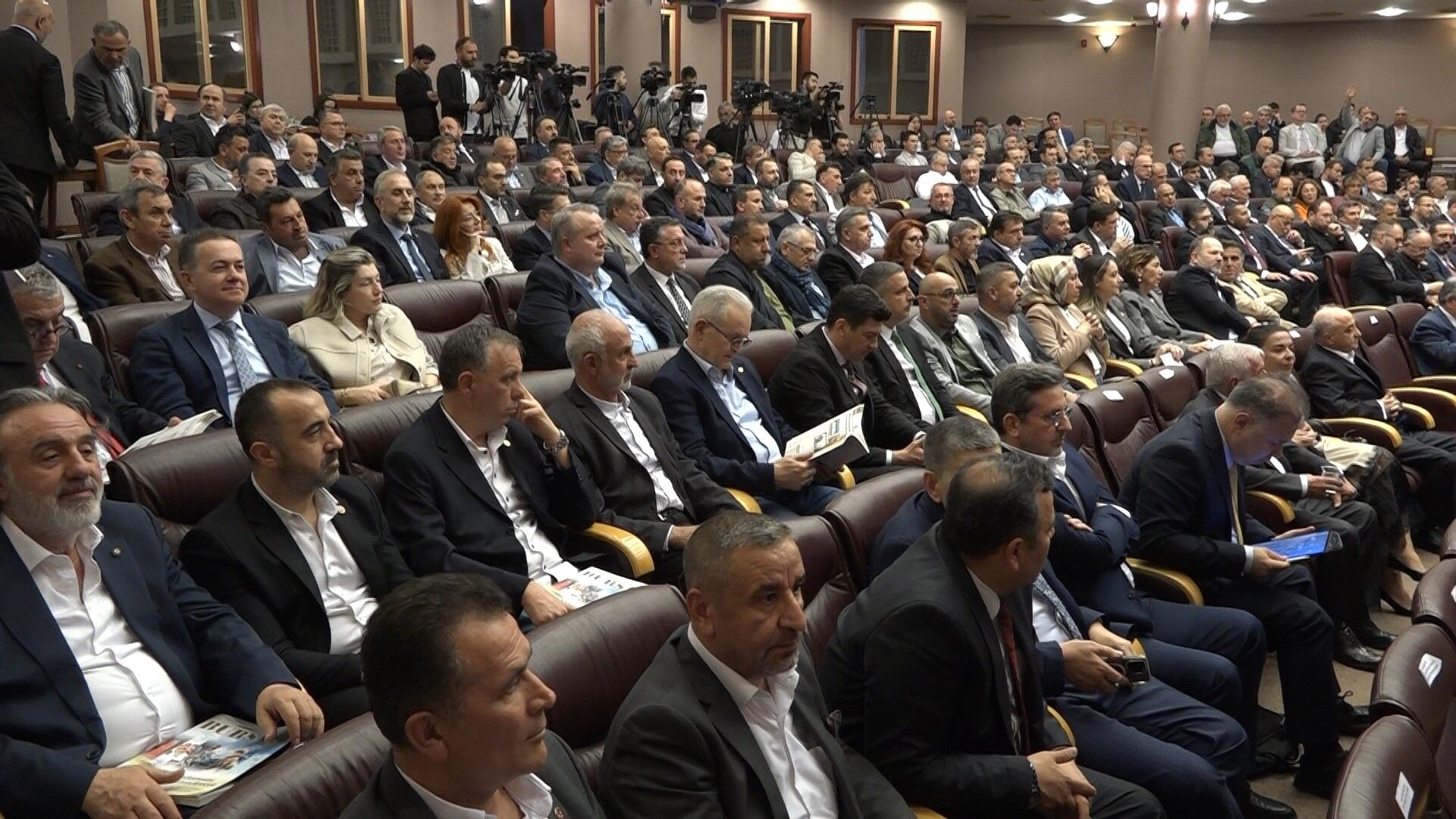 Bakan Bolat, Bursa'da Iş Adamlarıyla Bir Araya Geldi (1)