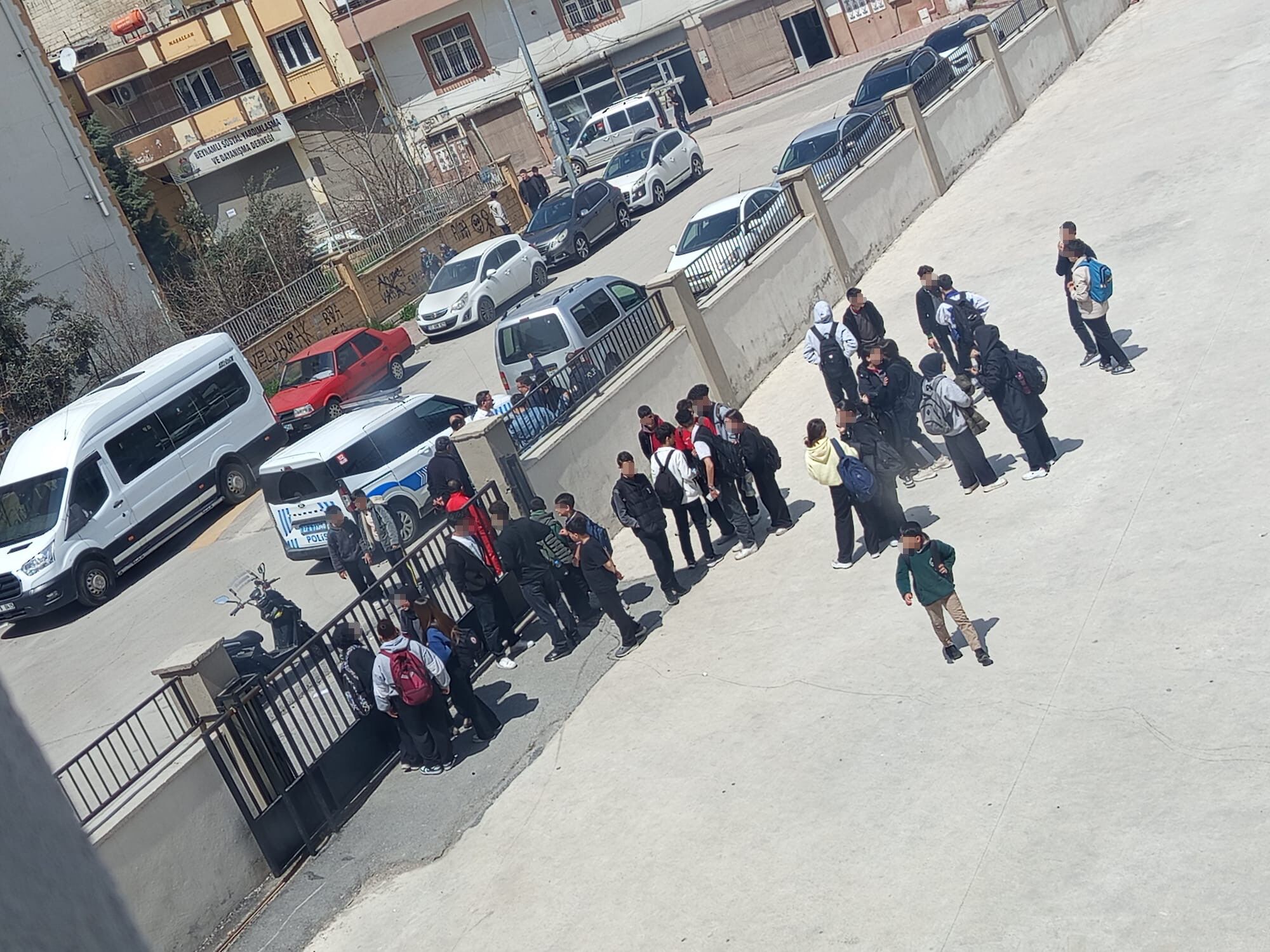 Bir Okulda Daha Silahlı Saldırı Gerçekleşti! (3)