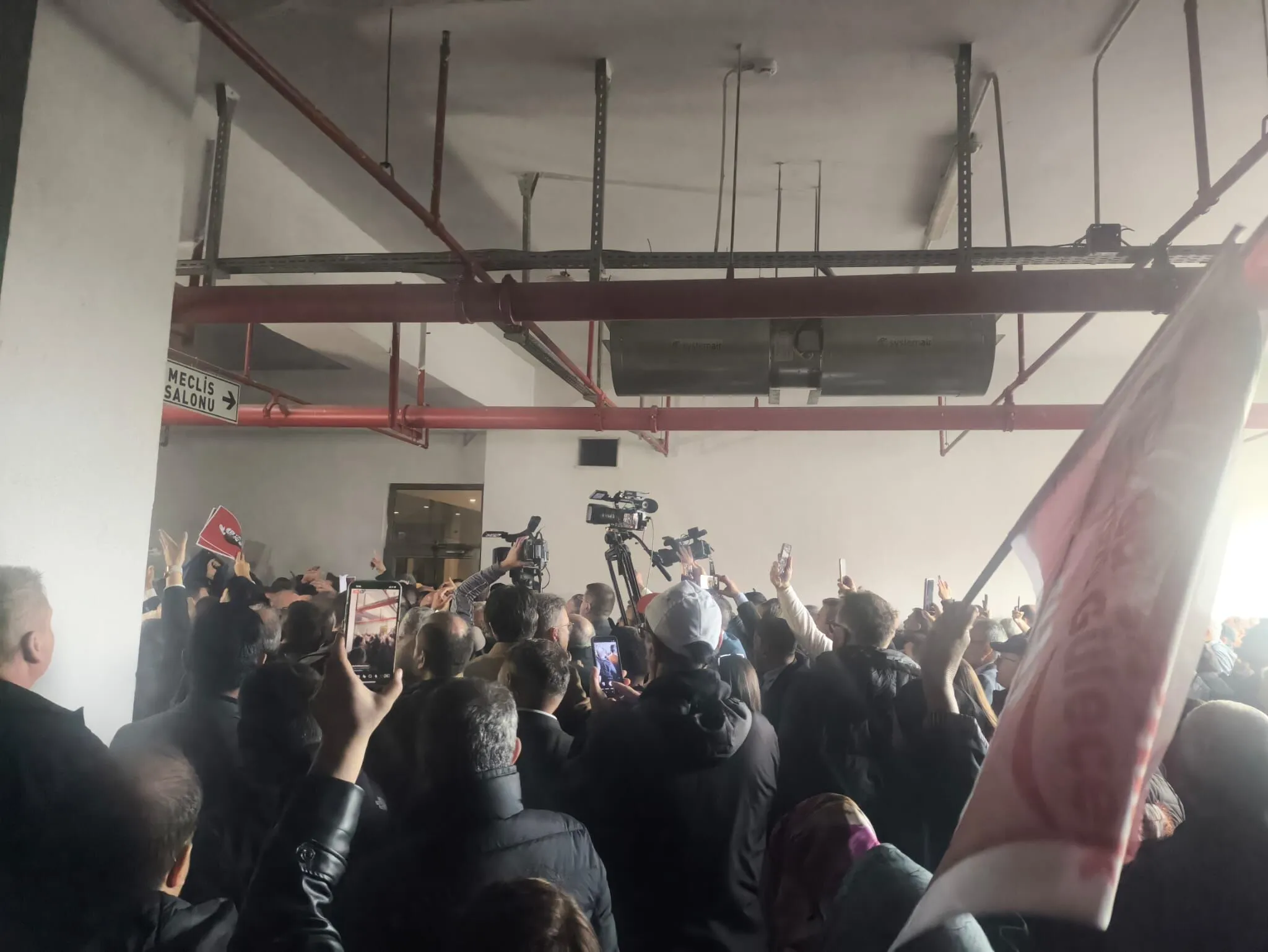 Bursa Büyükşehir Belediyesi Önünde Gerginlik 1