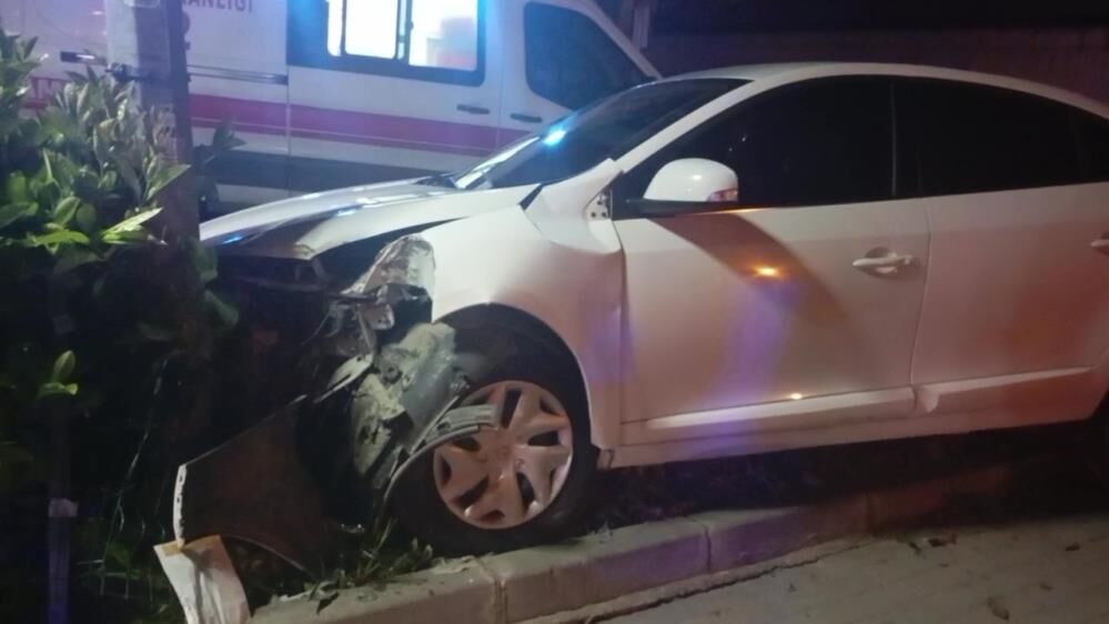 Bursa'da 2 Araç Hurdaya Döndü! Gencgazete (1)