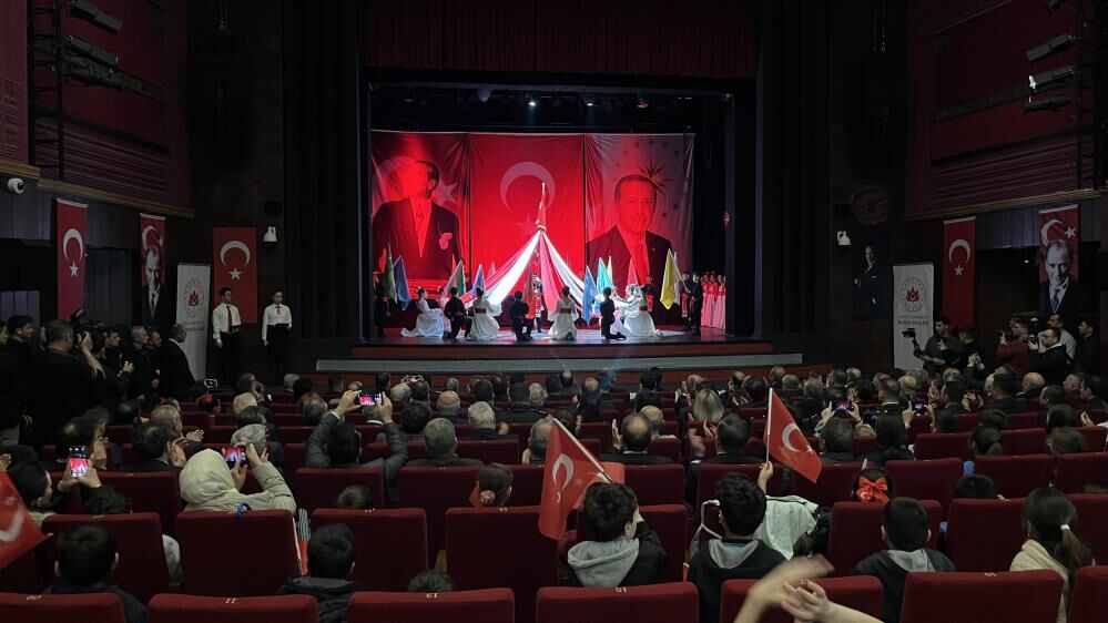 Bursa'da 23 Nisan Coşkusu Salona Sığmadı!7 (2)-1