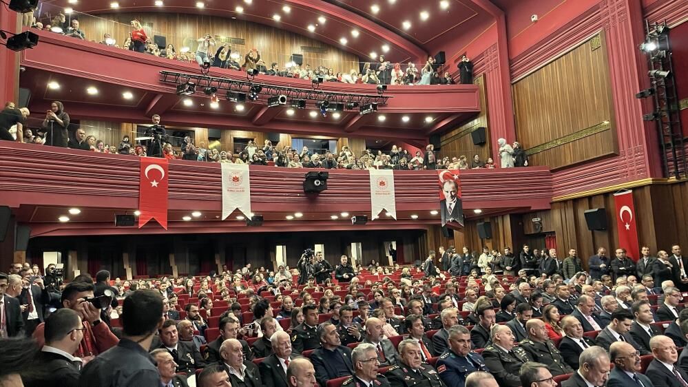 Bursa'da 23 Nisan Coşkusu Salona Sığmadı!7 (3)-1