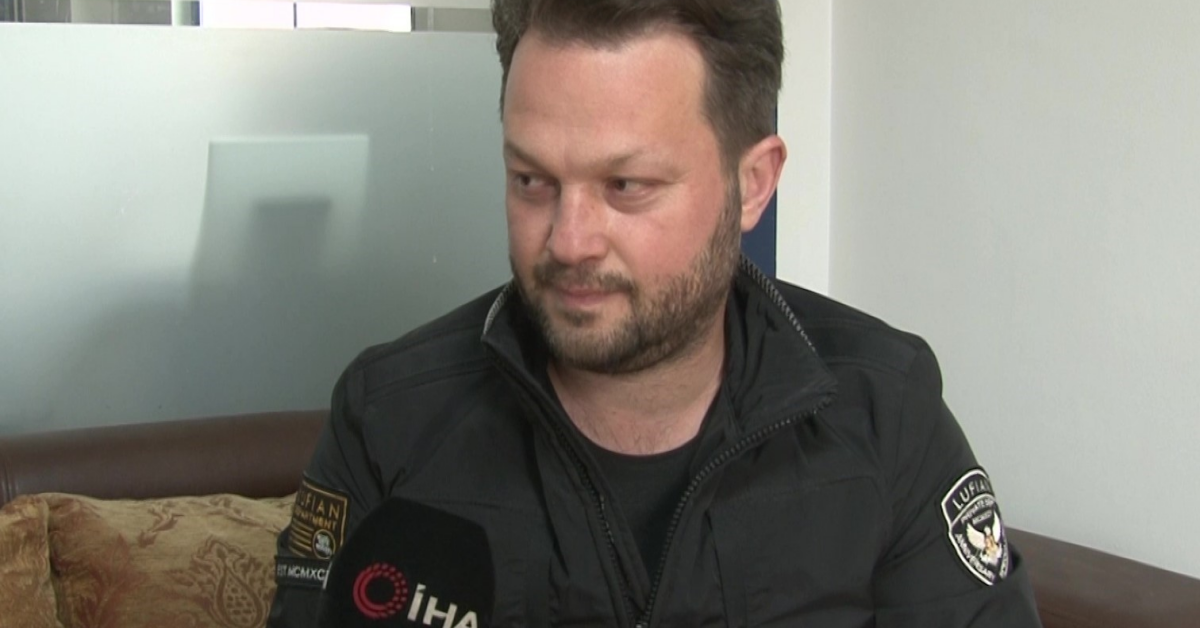 Bursa'da Arı Çiftliğine Giren Ayı Ailesi Elektrikli Tellere Takıldı (3)