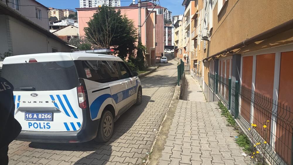 Bursa'da Çatıdan Düşen Işçi Ağır Yaralandı! (2)