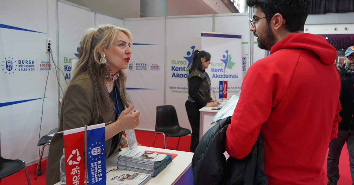 Bursa'da Dev İstihdam Zirvesi! 180 Firma On Binlerce Adayla Buluştu (3)