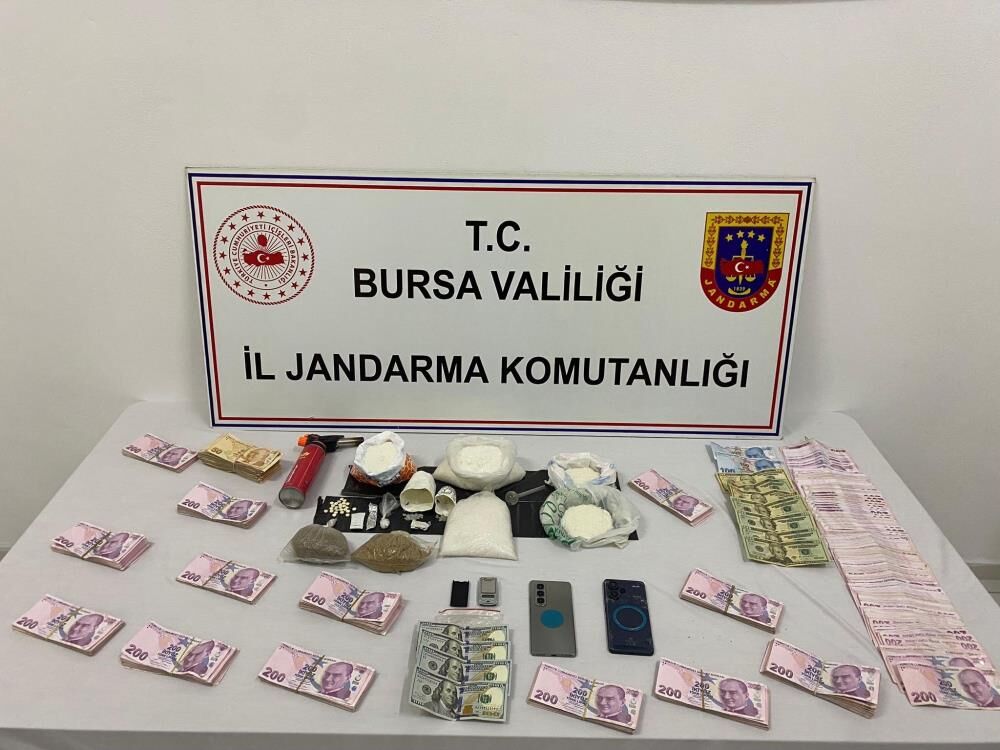 Bursa’da Dev Uyuşturucu Operasyonu, Kilolarca Madde Ele Geçirildi! Gencgazete (1)