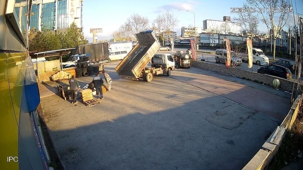 Bursa'da Dükkanın Önüne Duvar Ördü, Kiracısı Isyan Etti! (3)