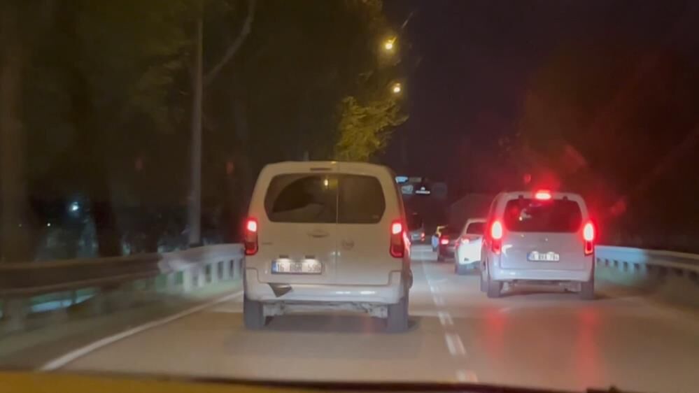 Bursa'da Filmleri Aratmayan Hırsızlık! Çaldığı Kargo Aracıyla 20 Kilometre Kaçtı (5)