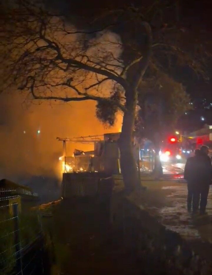 Bursa'da Gece Yarısı Yangın Paniği! (2)