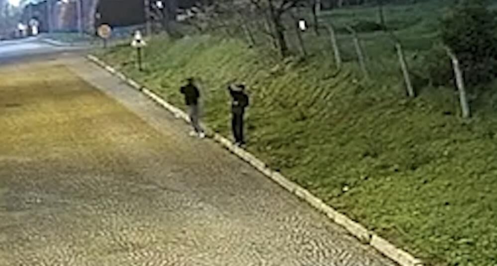 Bursa'da Kurye Kılığıyla Girdiler, Silahla Alıkoydular! (3)