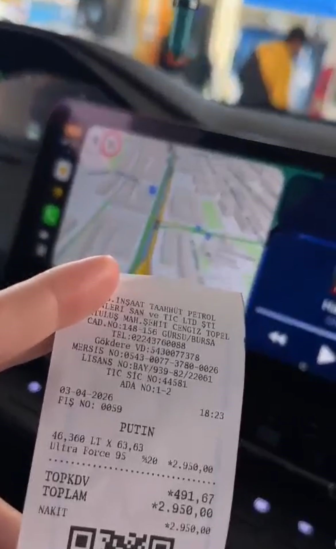 Bursa'da Rus Plakası Yerine 'Putin' Yazan Akaryakıt Çalışanı İşten Çıkarıldı (2)