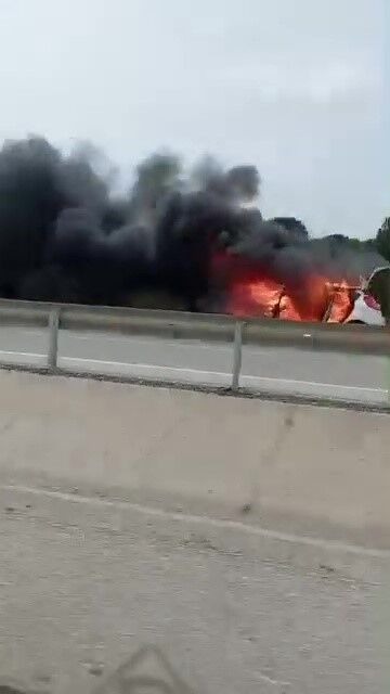 Bursa'da Seyir Halindeki Otomobil Alev Topuna Döndü! (2)