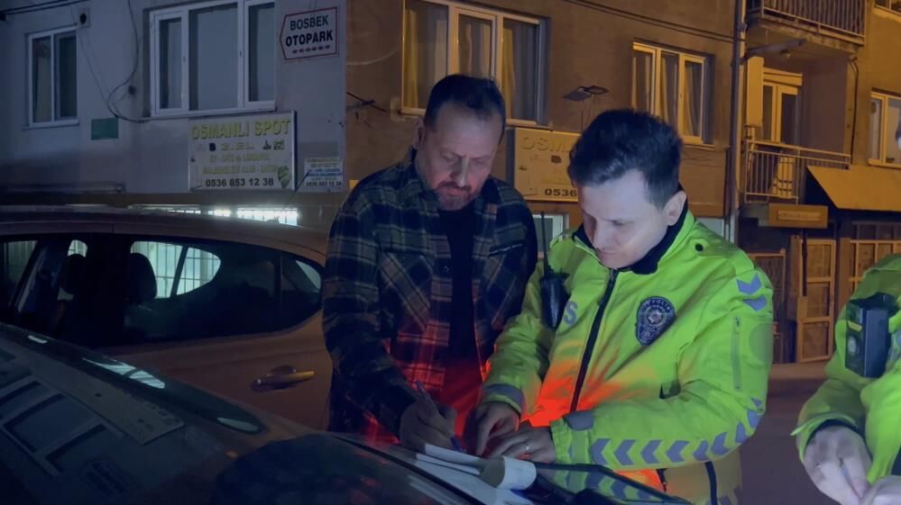 Bursa'da Ters Yöne Giren Alkollü Sürücünün Ehliyetine 2 Yıl El Konuldu, 60 Bin Lira Ceza Kesildi (2)