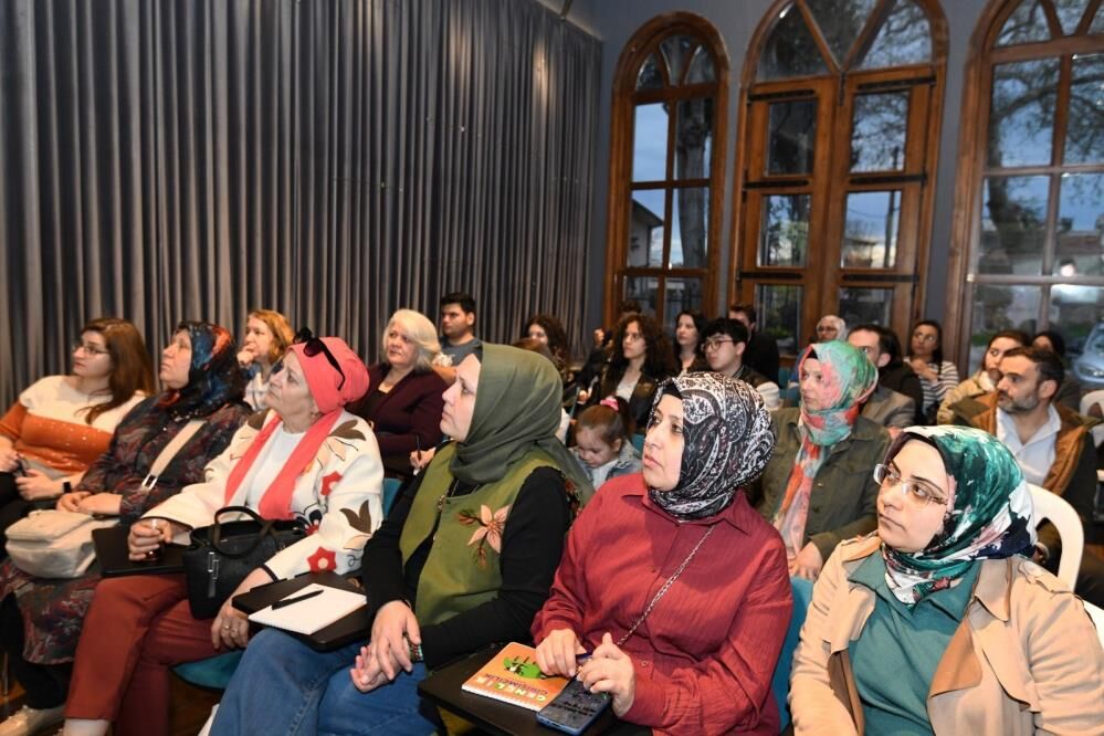 Bursa'da Yapay Zeka Ve E Ticaret Eğitimi Bir Arada! (3)