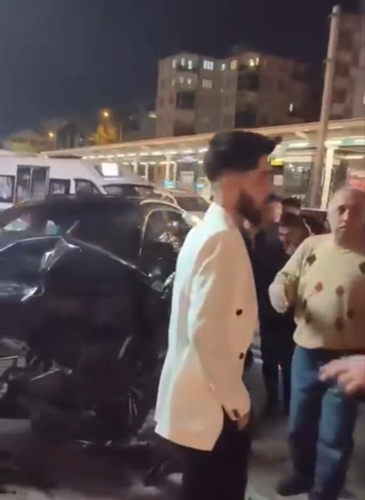 Bursa’da Zincirleme Kaza! 3 Araç Birbirine Girip Hurdaya Döndü (2)