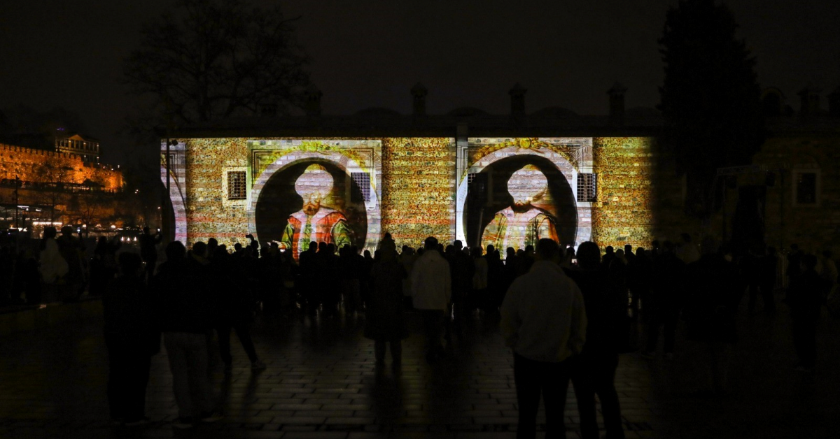Bursa’nın Fethinin 700. Yılında Tarihi Surlar Dijital Gösteriyle Aydınlandı (2)