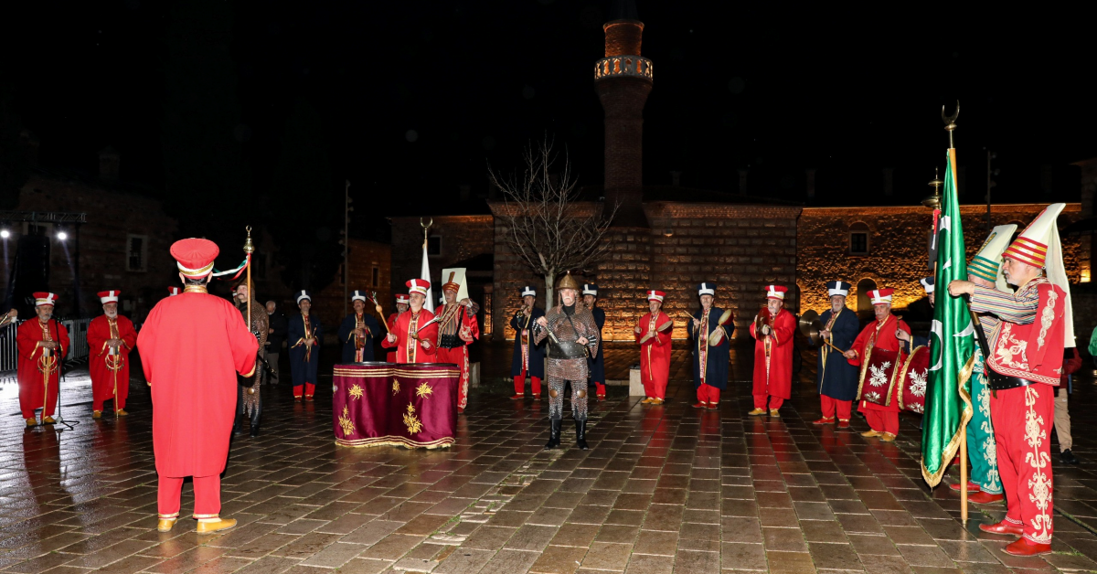Bursa’nın Fethinin 700. Yılında Tarihi Surlar Dijital Gösteriyle Aydınlandı (3)