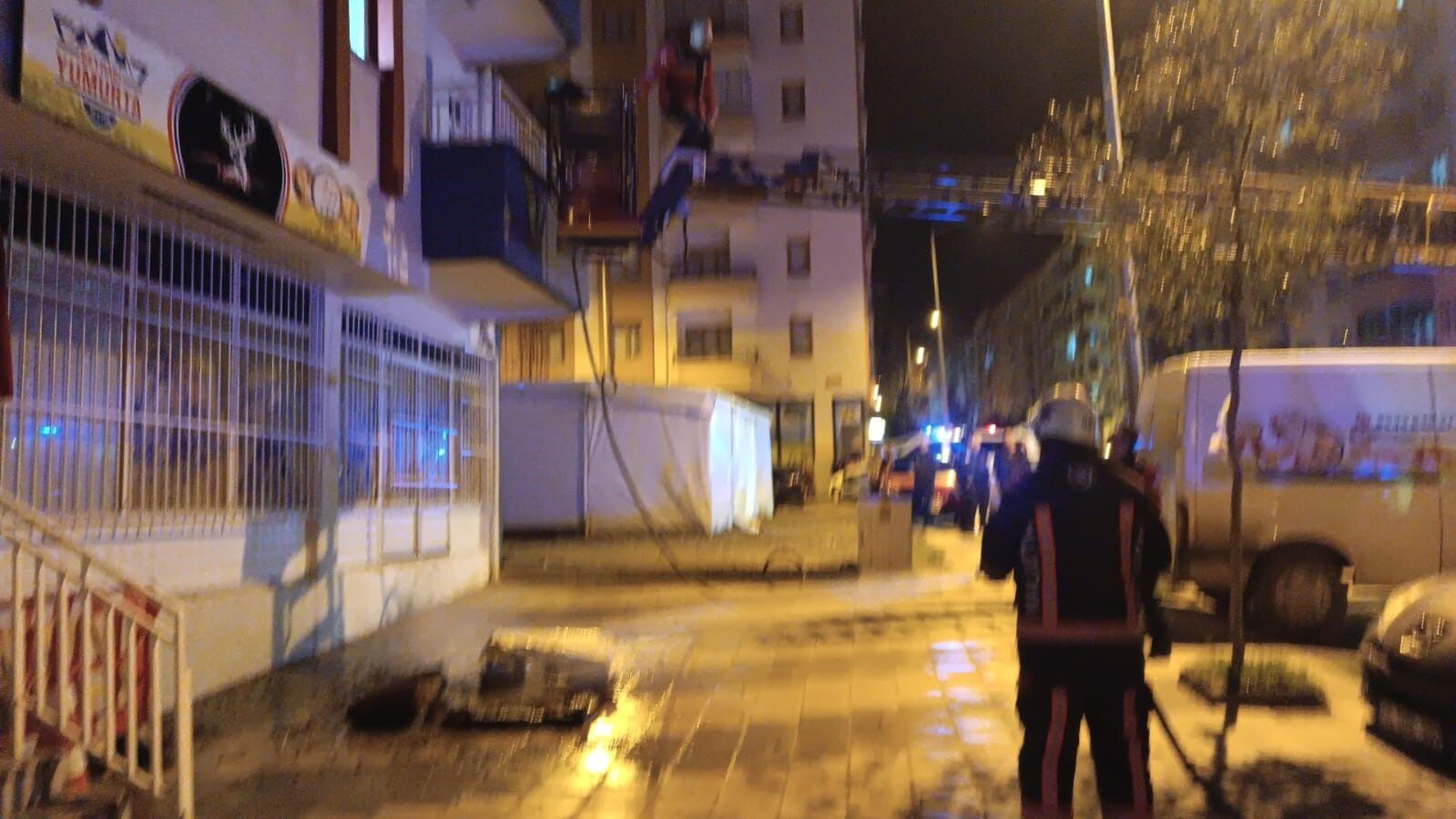 Çakmakla Oyun Evi Yaktı (1)