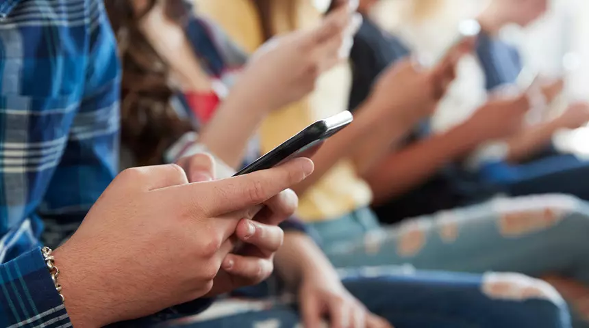 Çocuklar İçin Dijital Kısıtlama Dönemi Başladı! Sosyal Medya Yasası Neleri Değiştiriyor (3)