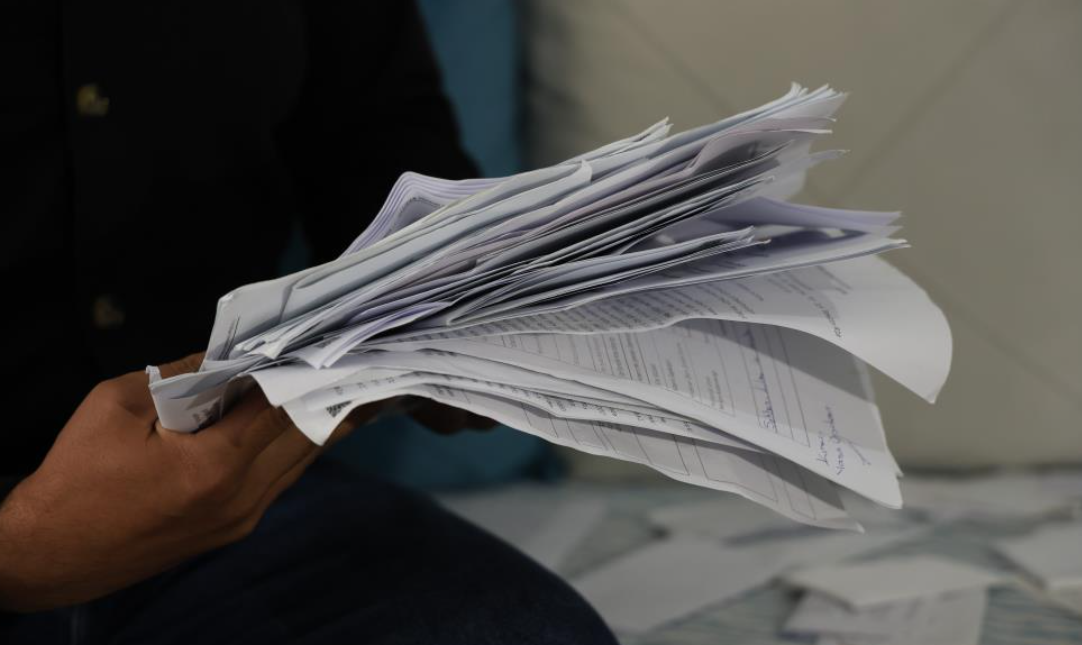 Çocukluk Arkadaşına Iban'ını Verdi, Hakkında 70 Dava Açıldı (1)