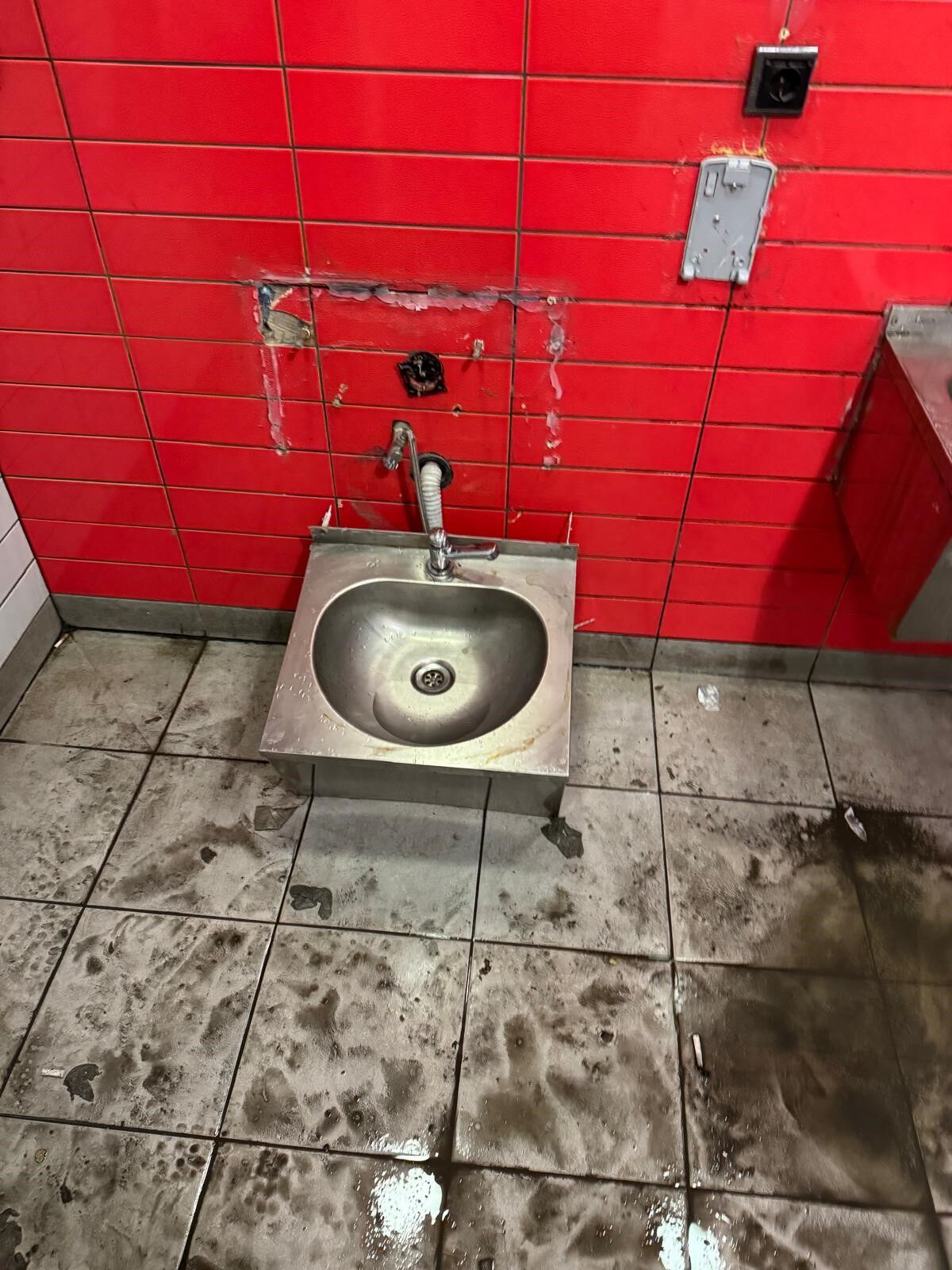 Galatasaray'dan Tribündeki Büfelerle Ilgili Açıklama (5)