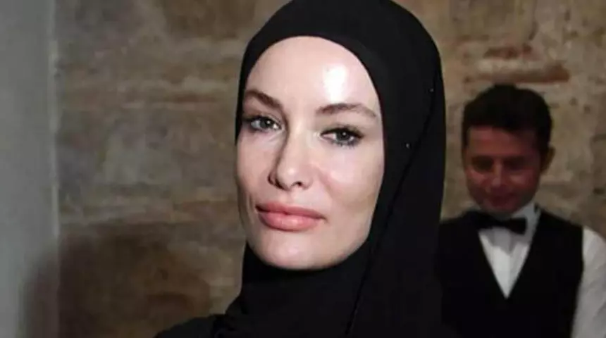 Gamze Özçelik Yıllar Sonra Ekrana Dönüyor (3)