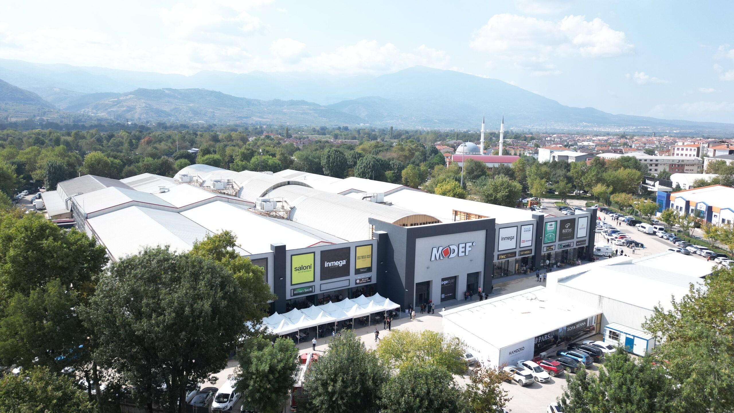 İnegöl İçi̇n Üç Çağin Kavşağinda Bi̇r Praksi̇s Çağrisi Gençgazete (2)