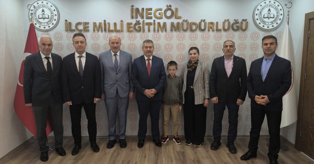 İnegöl İlçe Milli Eğitim Müdürlüğü Koltuğu Miraç Şahin'e Emanet Edildi (4)