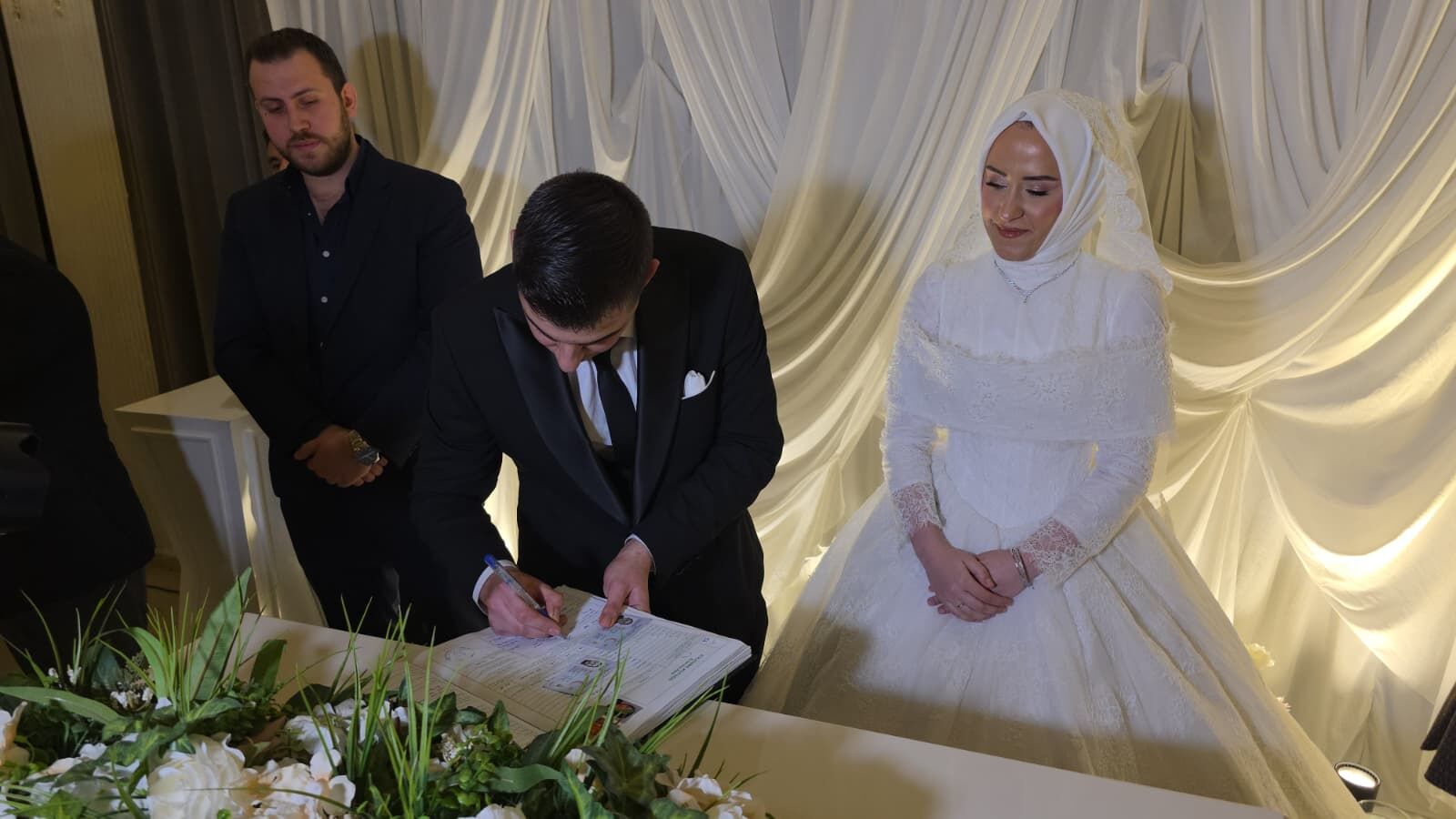 İnegöl İtfaiyesinin Mutlu Günü! Enes İlhan Ay Dünya Evine Girdi (3)